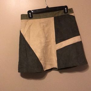 Pattern suede skirt